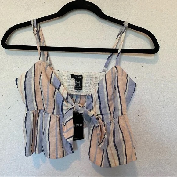 Forever 21 Front Tie Crop Top - Picture 1 of 6